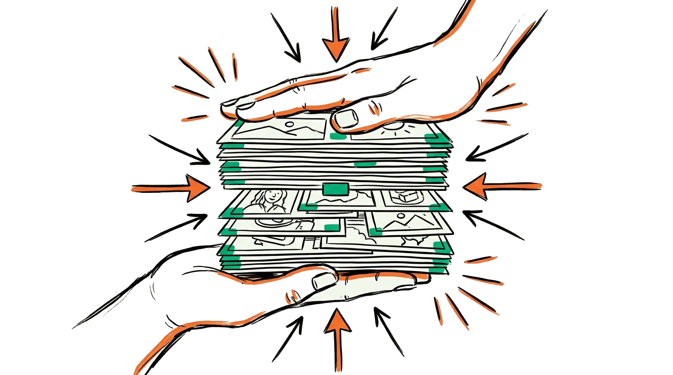 Illustratie van afbeeldingscompressie - handen die een stapel foto's samendrukken terwijl de beeldkwaliteit behouden blijft